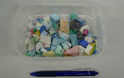 約60gのプラスチック