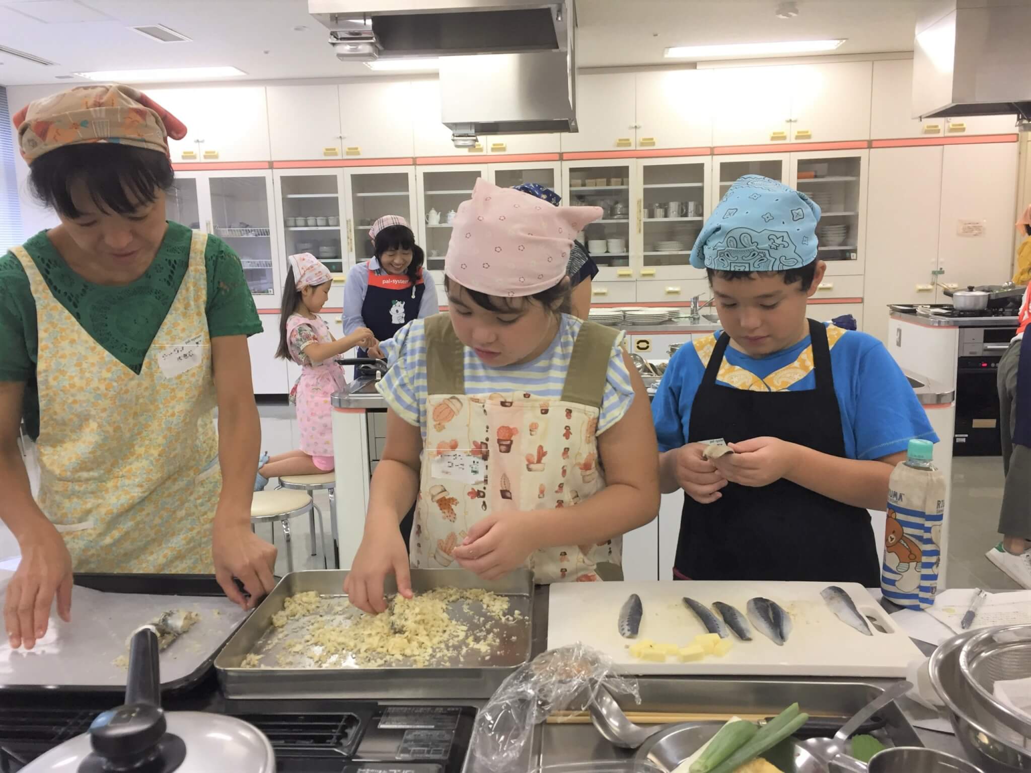 料理に挑戦して魚をもっと好きになろう！｜食育リーダーの親子食育講座「たべよう！お魚」