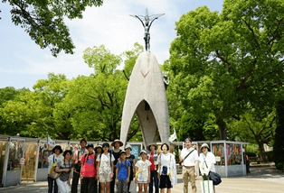 ヒロシマ平和スタディツアー「原爆の子の像」