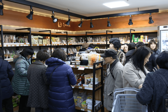 高陽坡州ドゥレ生協の皆さんが、一生懸命日本語の練習をし、日本の「ふるさと」を日本語で一緒に歌い、感激しました！