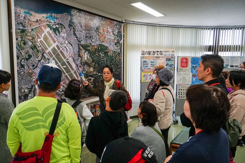 「道の駅かでな」で基地問題を学ぶ