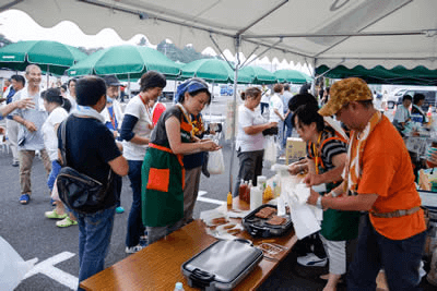 夏祭り「流しそうめん」は大人気！