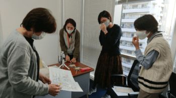 事前に作った脚本に沿って動画を撮影していきます。