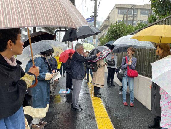 東京都立深川高等学校の前