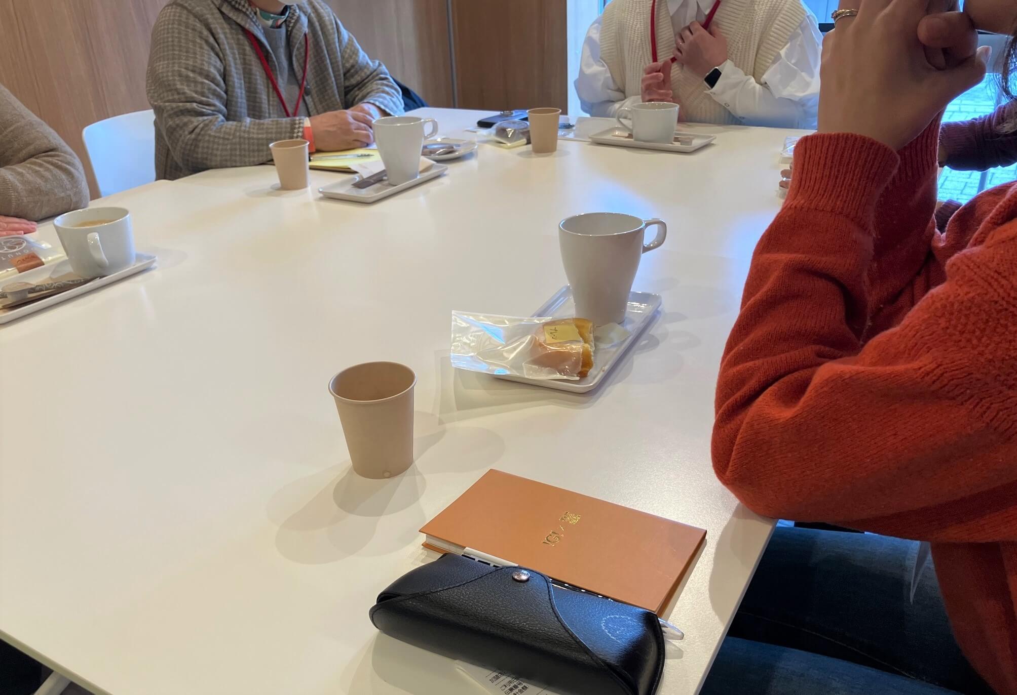 日差しが柔らかな午後に初めて開催「お疲れさまカフェ」