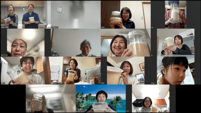 完成した手前みそをもって記念撮影！