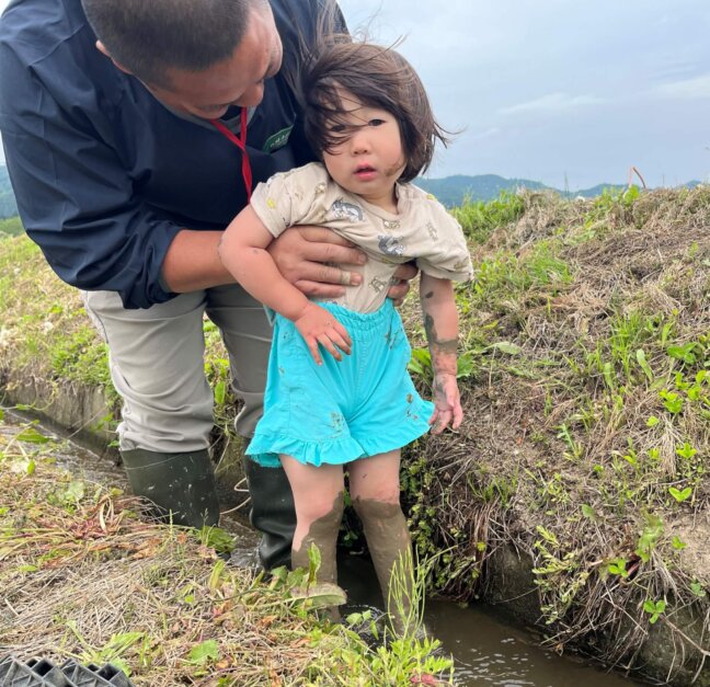 しっかり泥にハマりました！