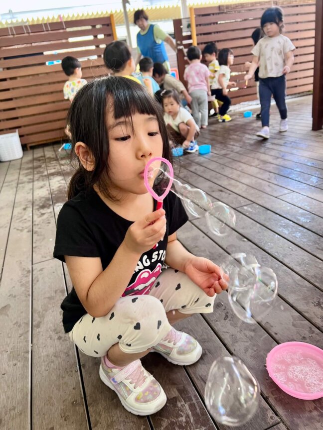 道具は、モールを使って年長さんが手作りしたものです♪