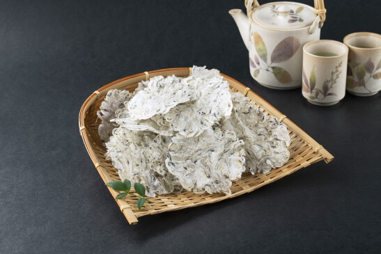 「小魚せんべい しらすっこ」を抽選でプレゼント！