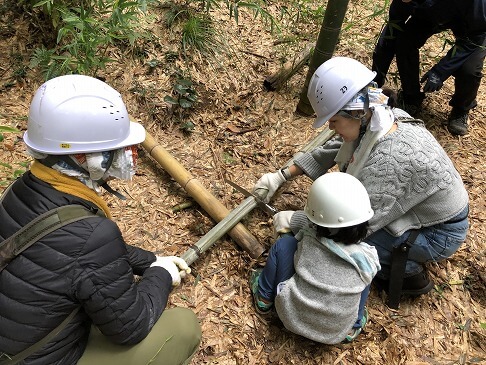 「いなぎめぐみの里山森林保全体験と秋の竹工作」を実施しました
