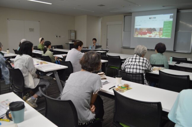 学習会「ピースカフェ　私たちの望む社会～支援の現場から～」
