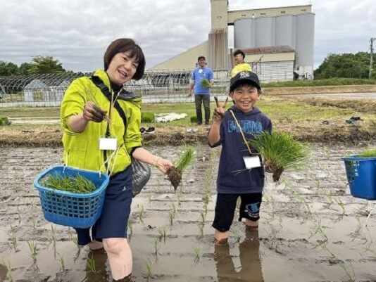 初夏の新潟上越で、田植え&そば打ち体験!