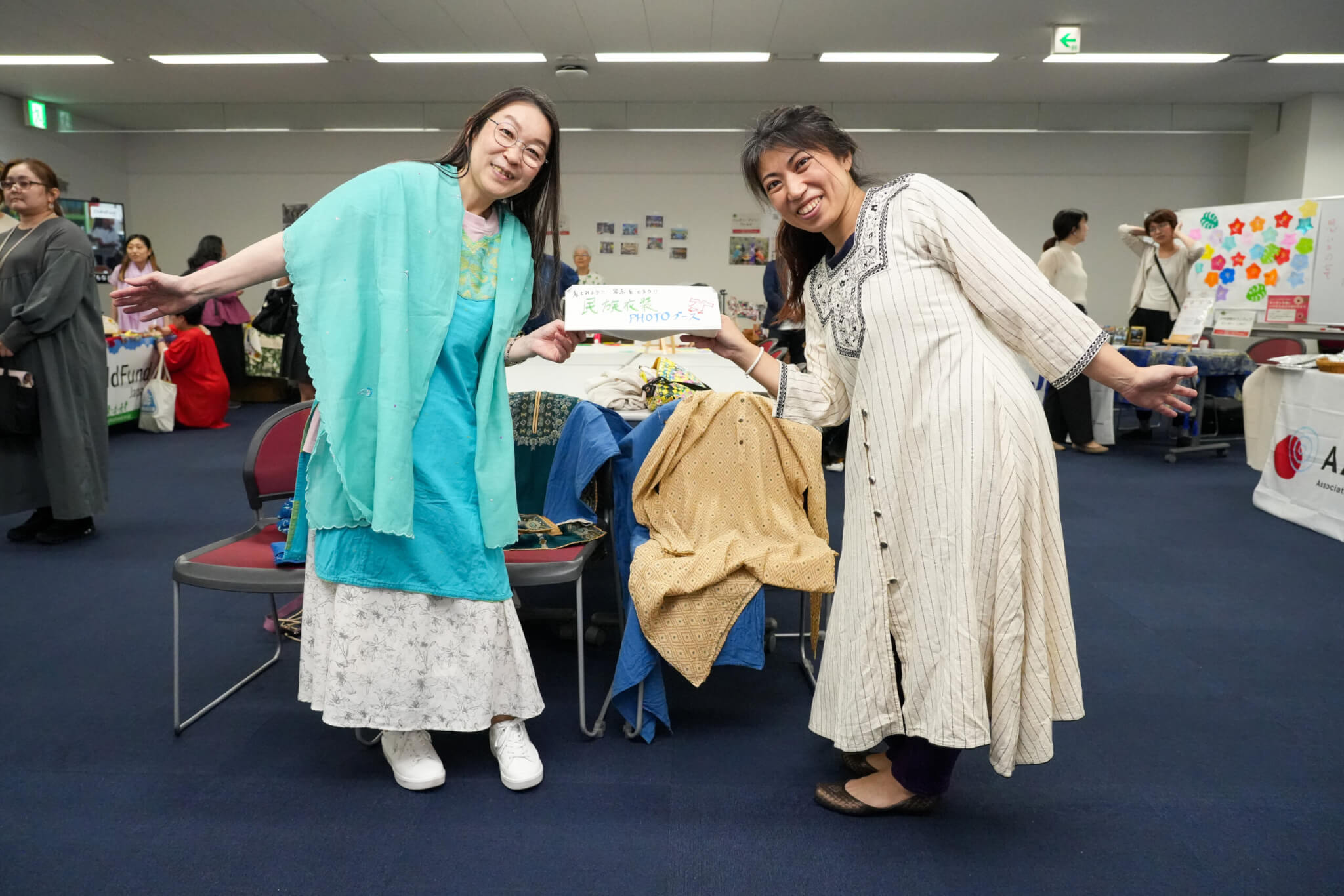 民族衣装の試着コーナー