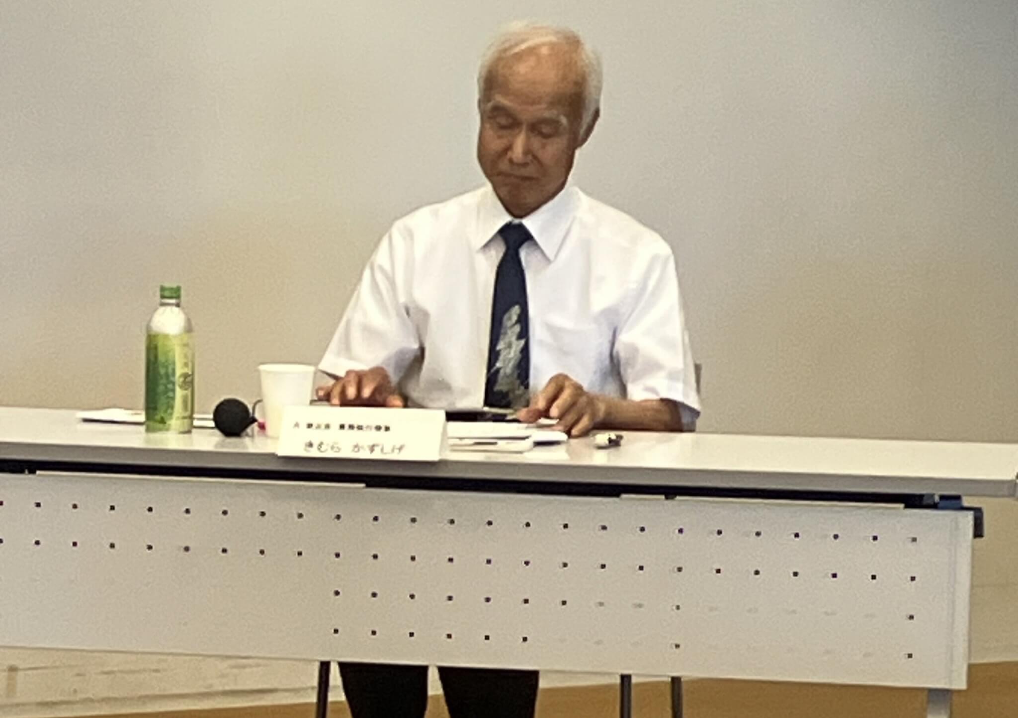 東新宿本部会場の綿平氏の証言の様子 