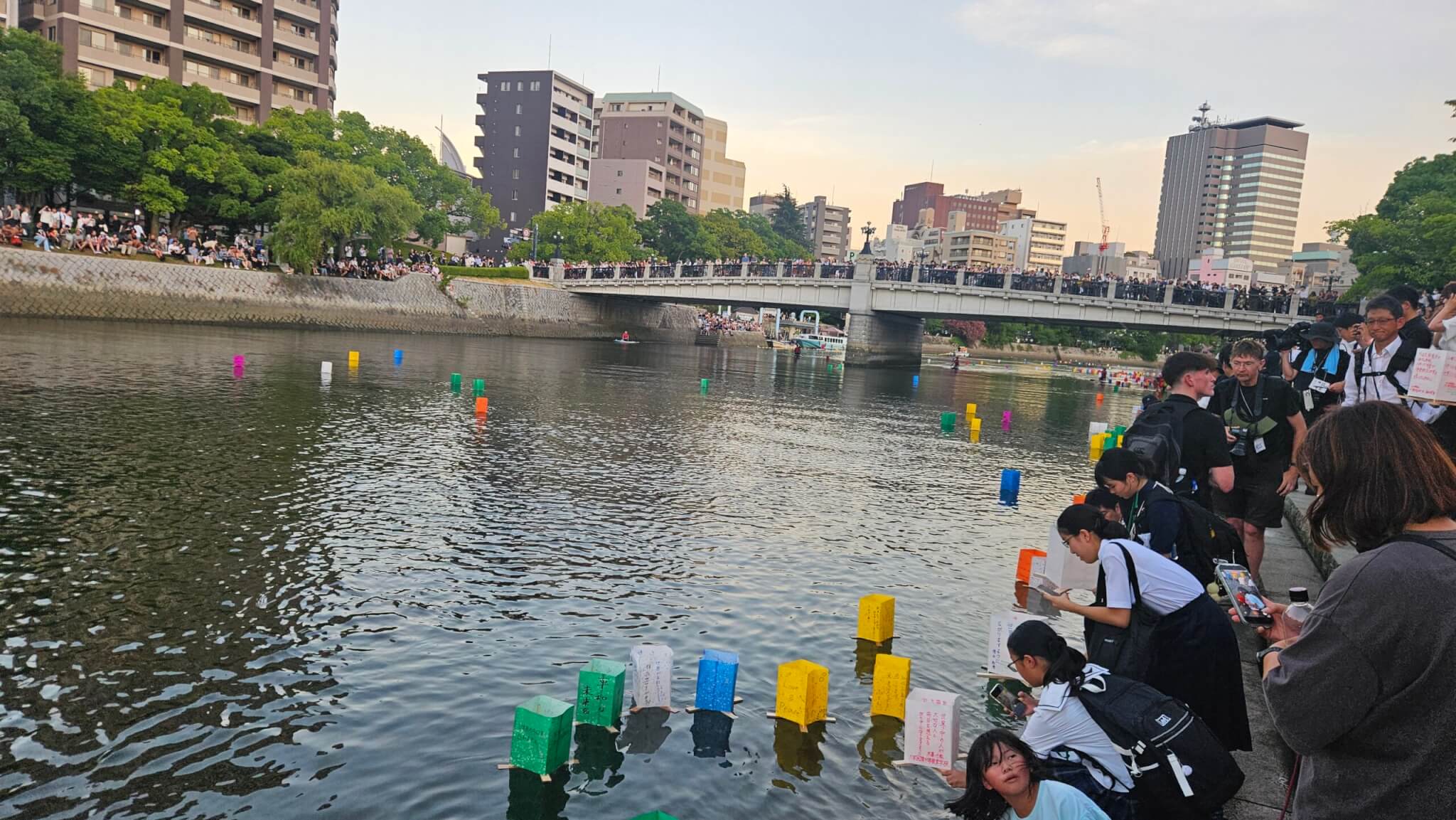 ツアーで初めてプログラムに組み込んだ「とうろう流し」