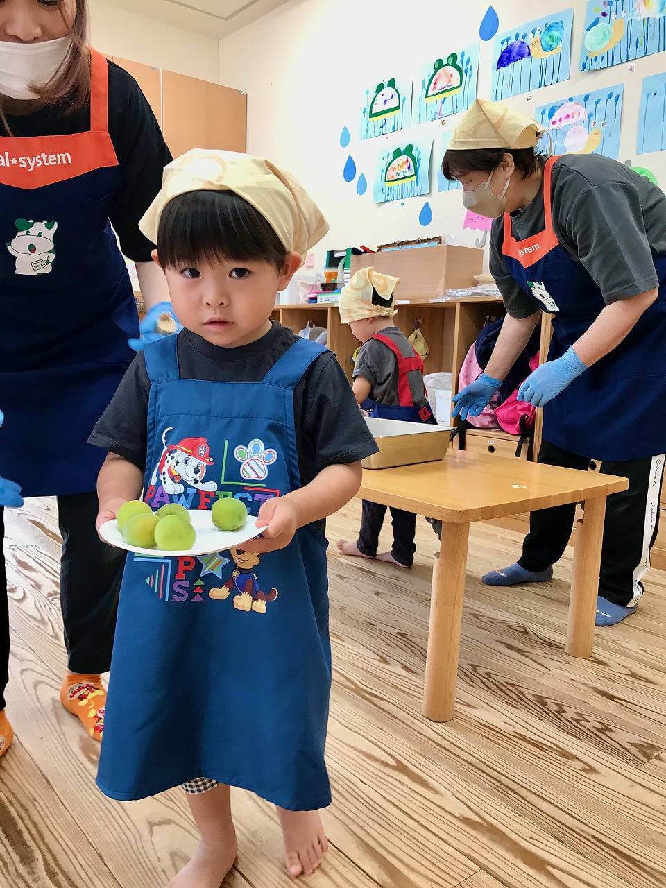 大切な青梅を落とさないように、そっと そっと・・・