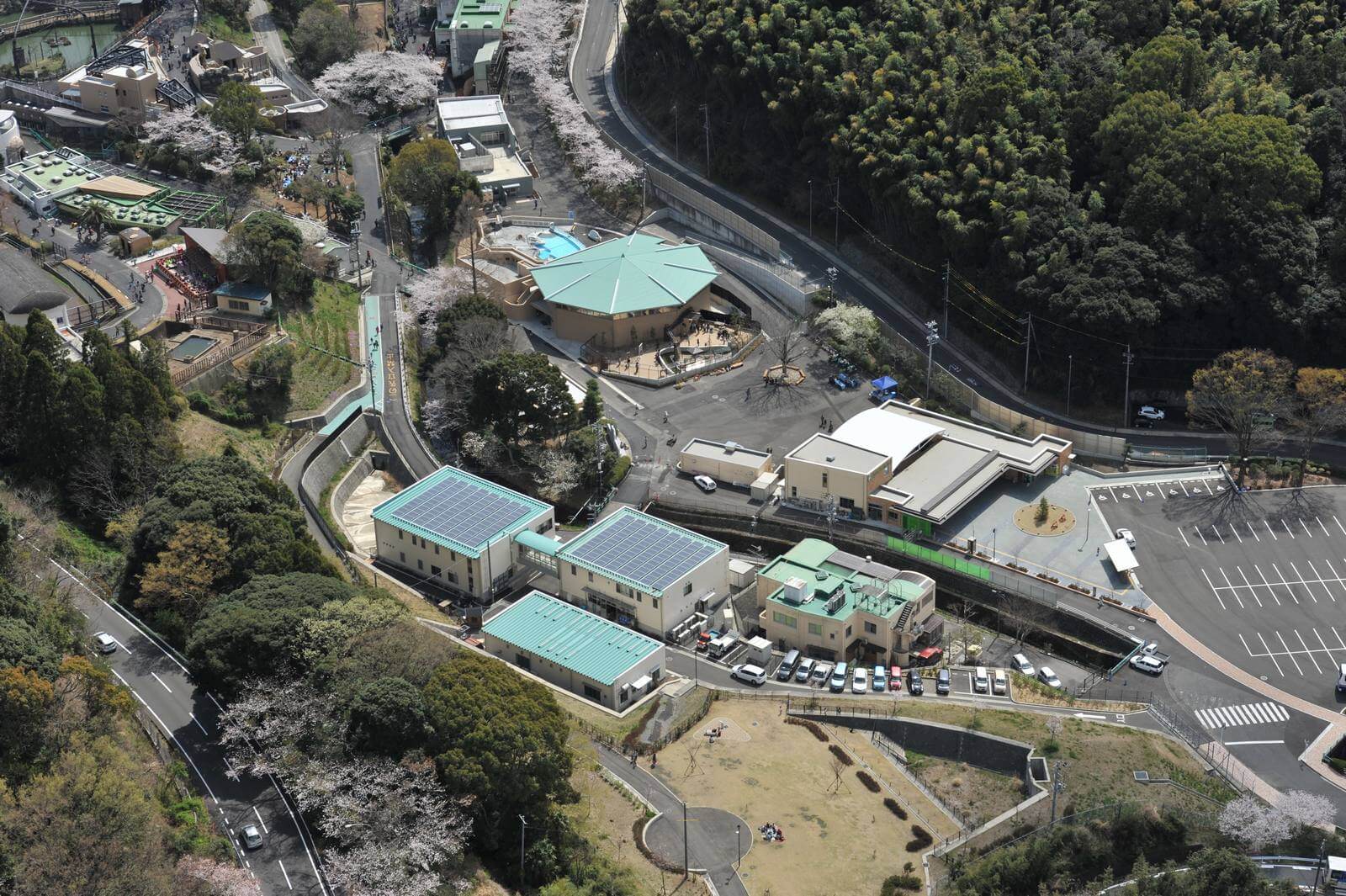 動物園に太陽光パネルを設置。「しずおか未来エネルギー」を訪問しました。